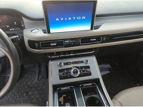 Used 2021 Lincoln Aviator 2WD w/ Class IV Trailer Tow Package image 15