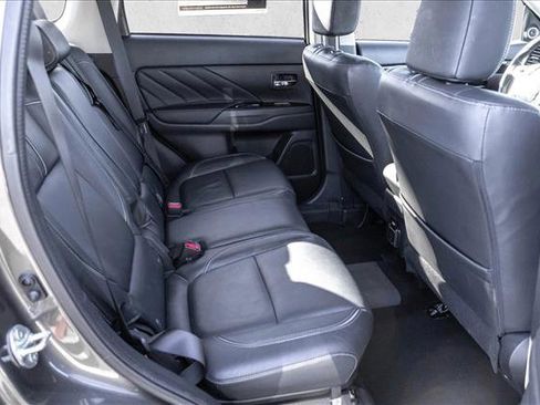 Used 2018 Mitsubishi Outlander GT image 23