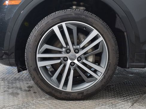 Used 2020 Audi Q5 e Prestige w/ Prestige Package image 27