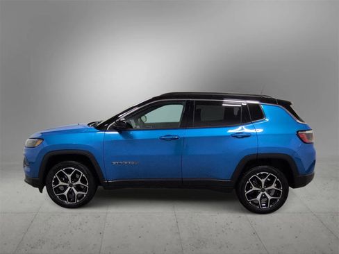 Certified 2025 Jeep Compass Limited image 5