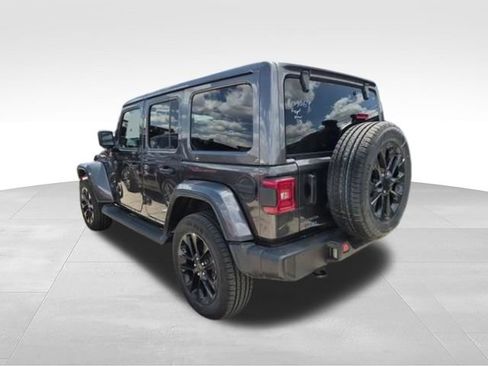 Used 2025 Jeep Wrangler Unlimited Sahara AWD/4WD image 2