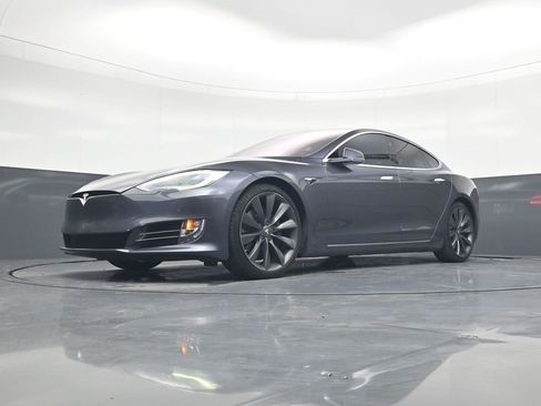 Used 2018 Tesla Model S 75D image 24