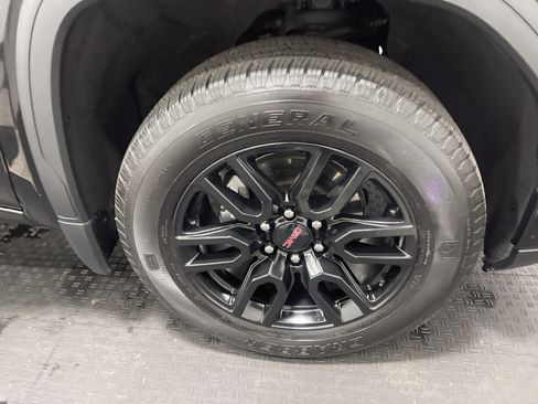 Used 2023 GMC Sierra 1500 Elevation image 28