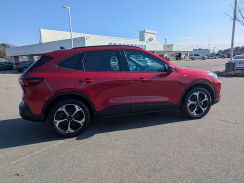 Certified 2025 Ford Escape ST-Line Elite image 3