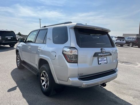 Used 2024 Toyota 4Runner TRD Off-Road Premium image 8