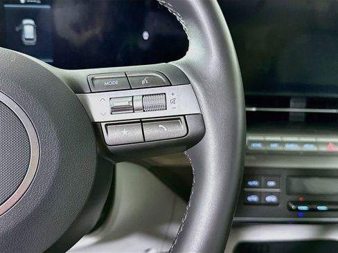 Certified 2025 Hyundai Kona SEL AWD/4WD image 21