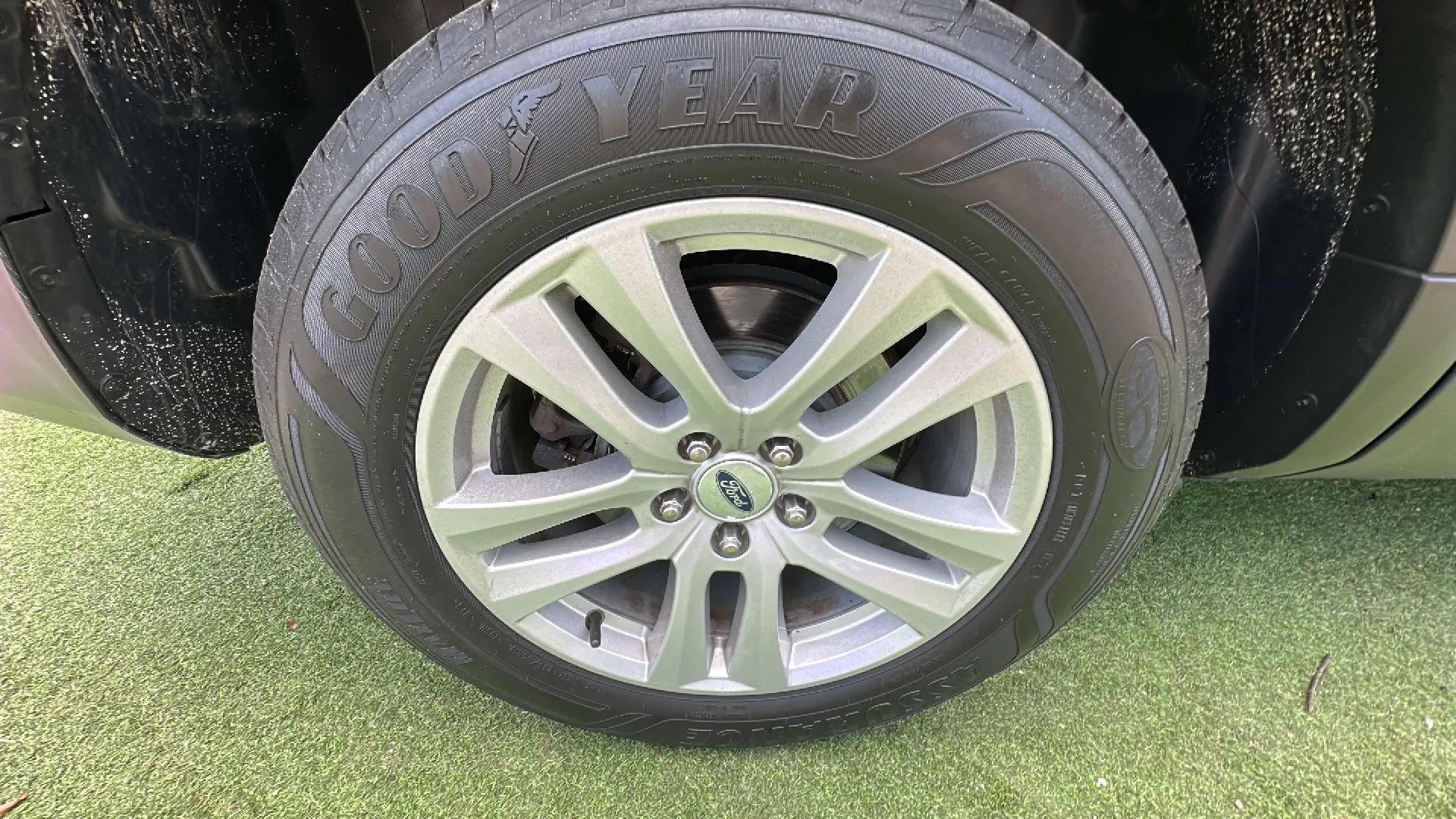 Used 2018 Ford Explorer XLT AWD/4WD image 28