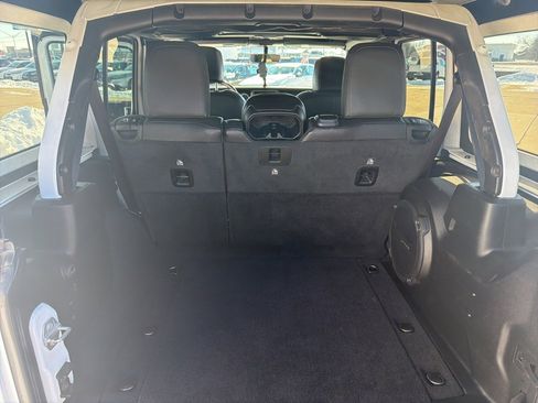 Used 2021 Jeep Wrangler Unlimited Sahara image 30