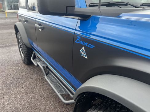 Used 2023 Ford Bronco Black Diamond w/ Sasquatch Package image 9