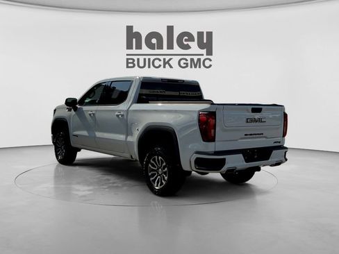 Used 2023 GMC Sierra 1500 AT4 w/ AT4 Preferred Package AWD/4WD image 3