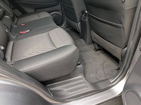 Used 2019 Nissan Rogue SV AWD/4WD image 17