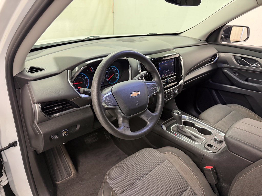Used 2020 Chevrolet Traverse LS FWD image 23