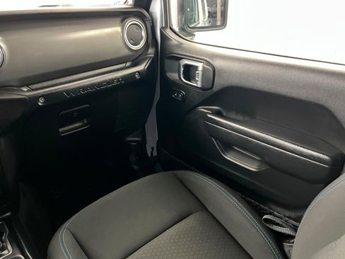 Used 2023 Jeep Wrangler Unlimited Rubicon 4xe w/ Steel Bumper Group AWD/4WD image 10