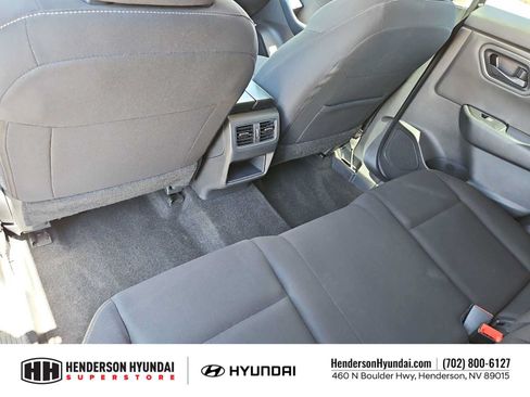 Used 2024 Nissan Rogue S FWD image 18