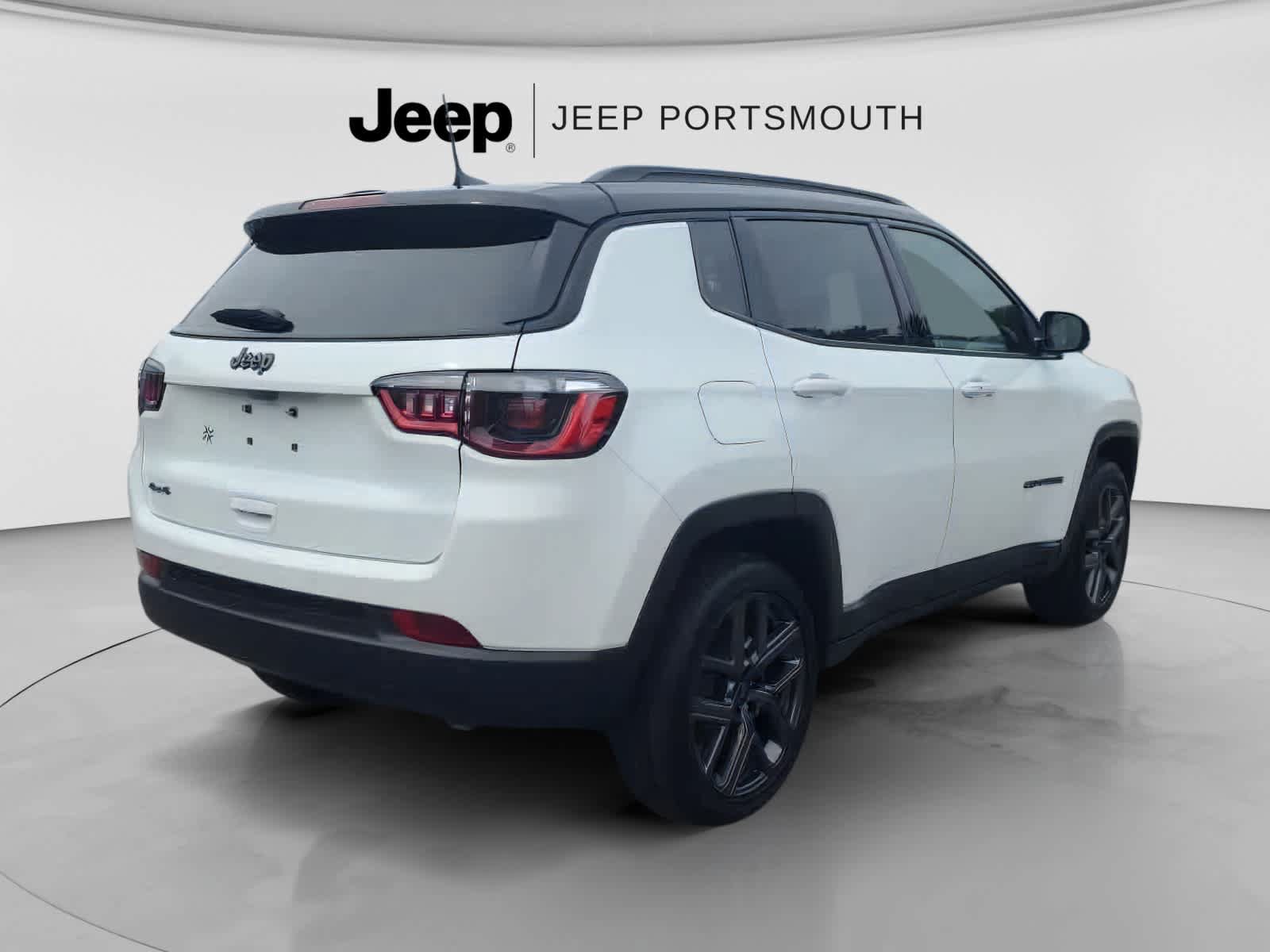 Used 2026 Jeep Compass Limited AWD/4WD image 5