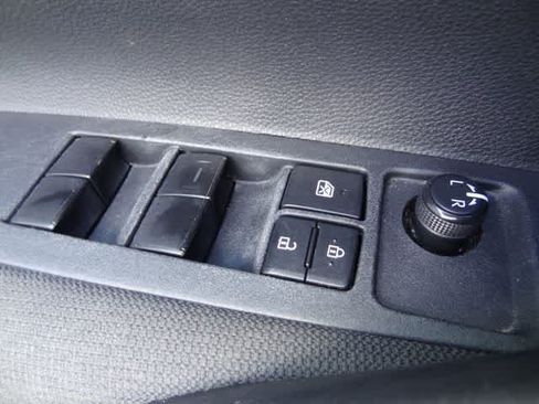 Used 2025 Toyota Corolla LE FWD image 15