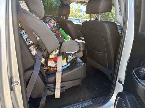 Used 2017 Chevrolet Suburban Premier image 11