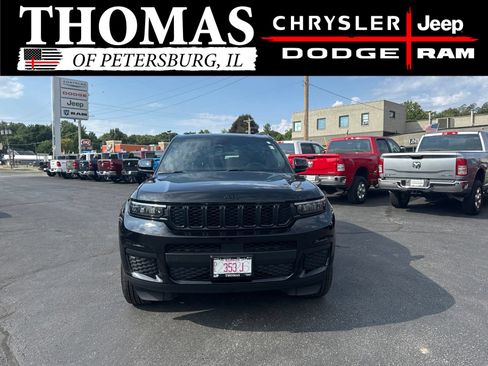 Used 2025 Jeep Grand Cherokee L Altitude AWD/4WD image 2