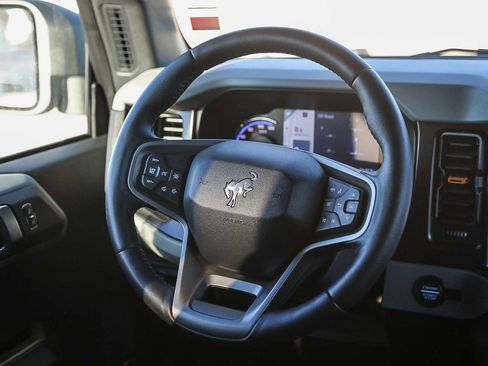 Used 2022 Ford Bronco Badlands image 15