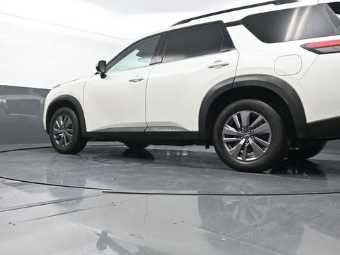 Used 2024 Nissan Pathfinder SV AWD/4WD image 35