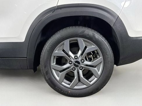Used 2024 Kia Seltos S AWD/4WD image 29