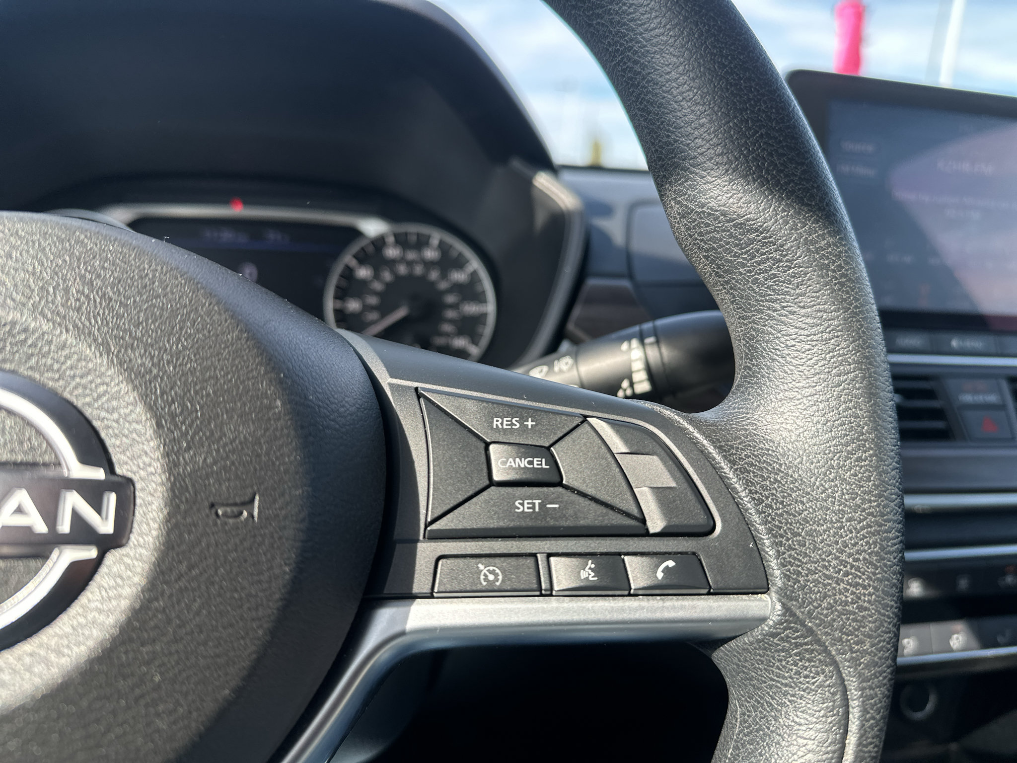Used 2024 Nissan Altima 2.5 SV FWD image 27