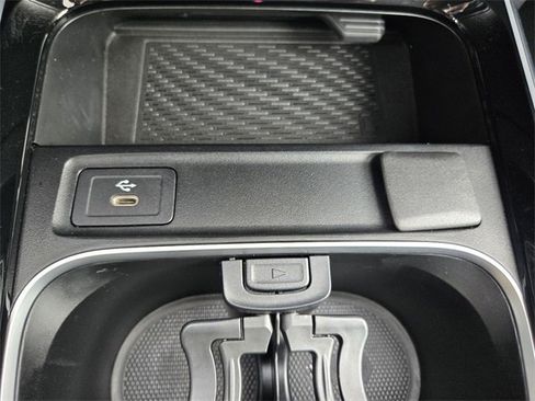 Used 2024 Mercedes-Benz EQB 300 300 image 29