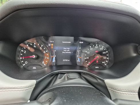 Used 2025 Jeep Compass Limited AWD/4WD image 6