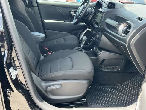 Used 2022 Jeep Renegade Latitude w/ Convenience Group AWD/4WD image 22