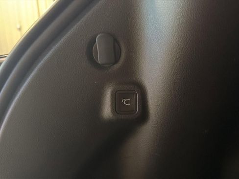 Used 2022 Jeep Compass Limited w/ Elite Group image 11