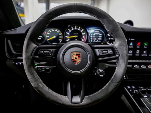 Used 2022 Porsche 911 GT3 image 11