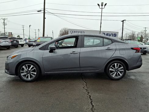 Used 2025 Nissan Versa SV image 7