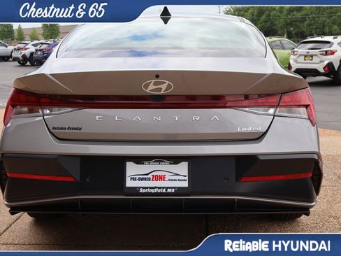Certified 2024 Hyundai Elantra Limited FWD image 5