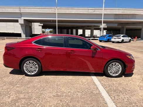 Used 2017 Lexus ES 350 w/ Premium Package FWD image 6