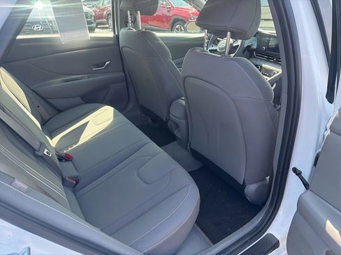 Certified 2025 Hyundai Elantra Hybrid FWD image 20
