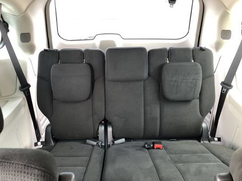 Used 2015 Dodge Grand Caravan American Value Package FWD image 30