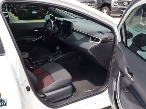Used 2025 Toyota Corolla SE FWD image 28