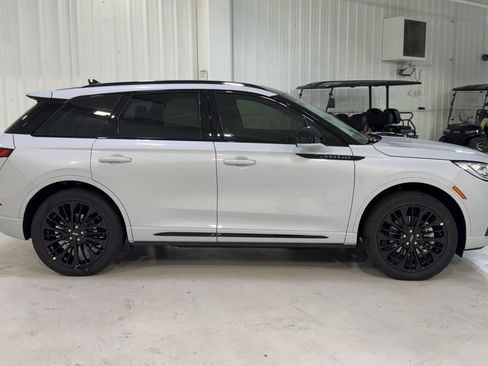 New 2026 Lincoln Corsair Grand Touring w/ Jet Appearance Package AWD/4WD image 2