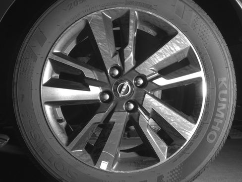 Used 2025 Nissan Versa SV w/ Trunk Package image 14