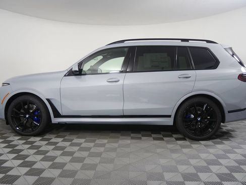 New 2027 BMW X7 xDrive40i w/ M Sport Package AWD/4WD image 6