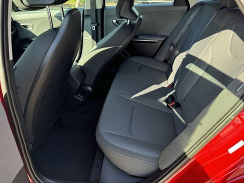 New 2025 Kia K4 LXS image 10