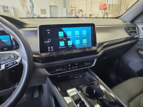 Used 2024 Volkswagen Atlas Cross Sport SE image 20