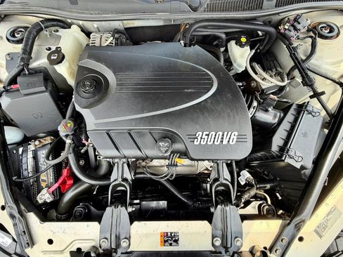Used 2011 Chevrolet Impala LS FWD image 16