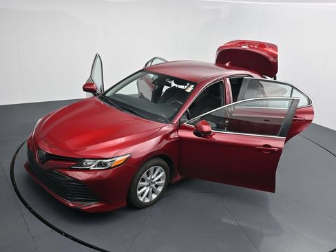 Used 2019 Toyota Camry LE FWD image 26