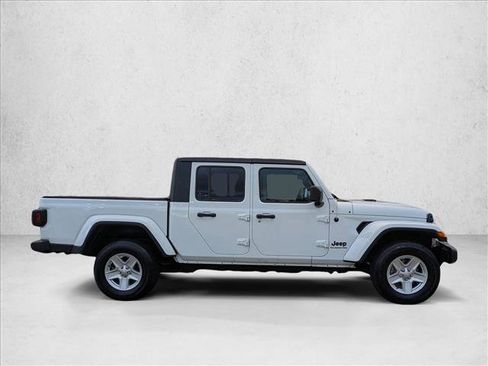 Used 2022 Jeep Gladiator Sport image 4