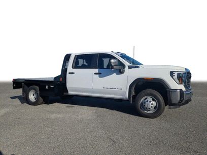 New 2025 GMC Sierra 3500 Pro w/ Convenience Package