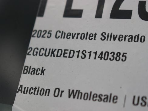 Used 2025 Chevrolet Silverado 1500 LT AWD/4WD image 40