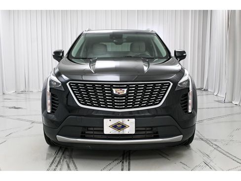 Certified 2023 Cadillac XT4 Premium Luxury AWD/4WD image 3