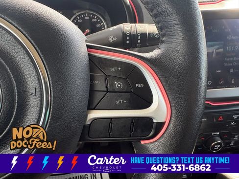 Used 2023 Jeep Renegade Latitude w/ Premium Group AWD/4WD image 28