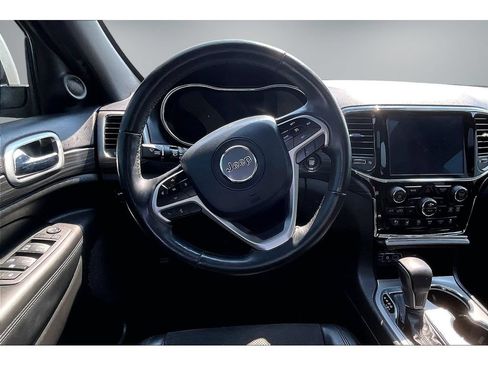 Used 2022 Jeep Grand Cherokee Laredo X AWD/4WD image 8